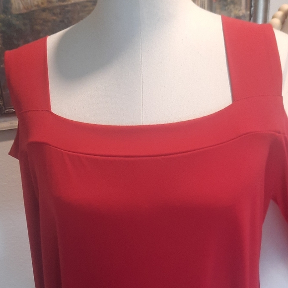 Red Cold Shoulder Shark Bite Tunic - Picture 3 of 9